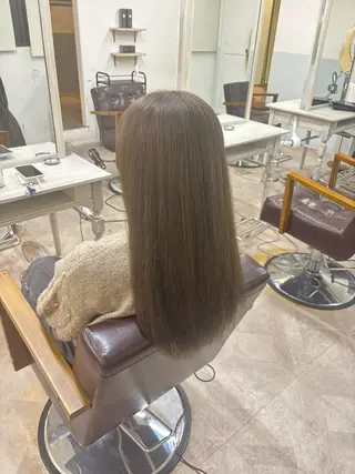 カラー Arlel荻原 ☀️のヘアスタイル