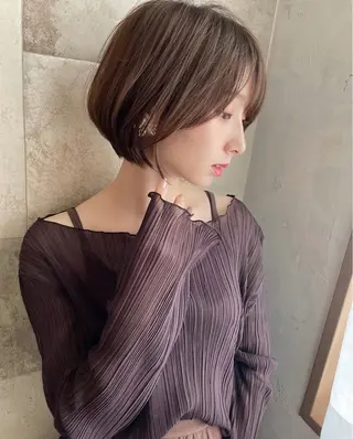 ショート 興津/韓国レイヤー ダブルカラー美髪縮毛のヘアスタイル