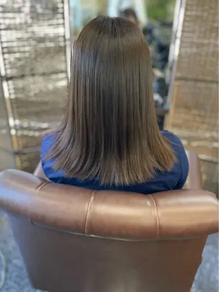 ロング カラー 沢田 瞳のヘアスタイル