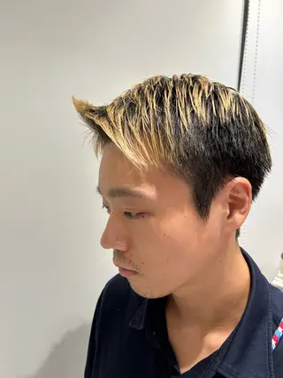 ショート カラー メンズ ハイトーン/レイヤー 藤田健太郎のヘアスタイル
