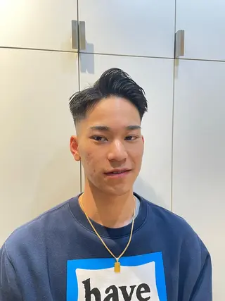 ショート ヘアアレンジ メンズ 艶カラー✨縮毛矯正✨ 翁長孝輔のヘアスタイル