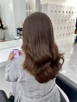 カラー ミルクティーベージュ 🤍Yumeのヘアスタイル
