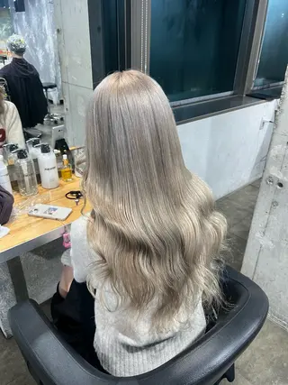 カラー ハイトーンカラー 🦄レイヤーカットのヘアスタイル