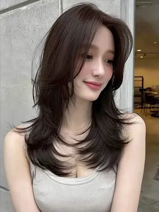 ロング カラー 三崎 莉緒のヘアスタイル