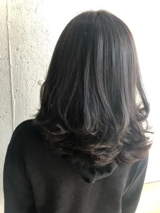 ミディアム カラー hisano / ハイトーン・透明感のヘアスタイル