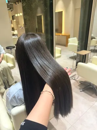 ロング カラー yana /ブリーチモデルのヘアスタイル