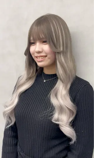 ロング Bunt@/ブリーチ エクステ/透明感のヘアスタイル