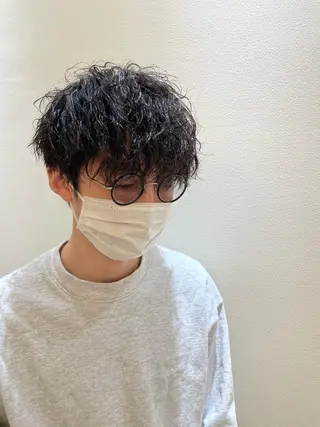 パーマ メンズ 流行デザイン特化 東方 舜のヘアスタイル