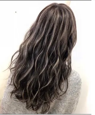ロング カラー パーマ ヘアアレンジ メンズ キッズ ネイル マツエク・マツパ 酸性ストレート 髪質改善大槻勇樹のヘアスタイル