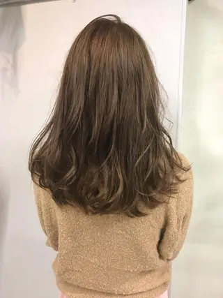 セミロング 中村 彩音のヘアスタイル