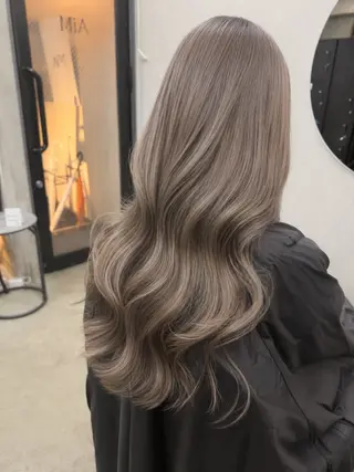 ロング カラー AIRI layer cut hairのヘアスタイル