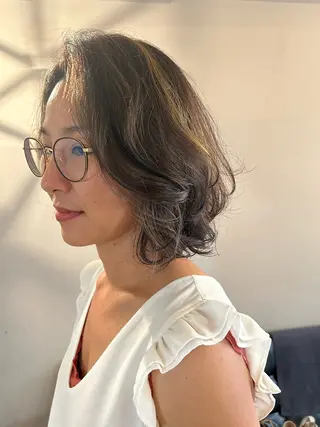 ミディアム パーマ 柴田 久美子のヘアスタイル
