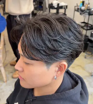 メンズ バレイヤージュ特化 三宅陸斗のヘアスタイル