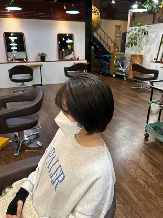 カラー 橋本 愛唯のヘアスタイル