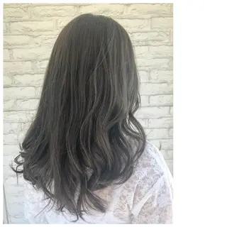 ロング 澤田 彩香のヘアスタイル