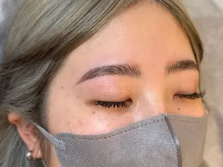 アイブロウ Gigi eye rashの眉毛・アイブロウイメージ