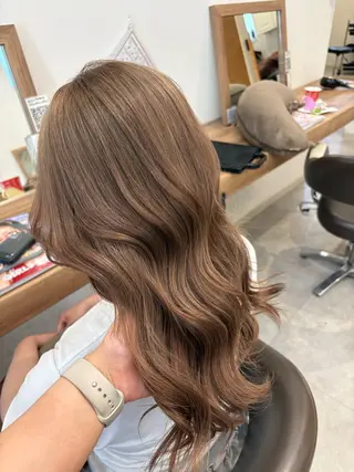 ミディアム 渡邊 玲来のヘアスタイル