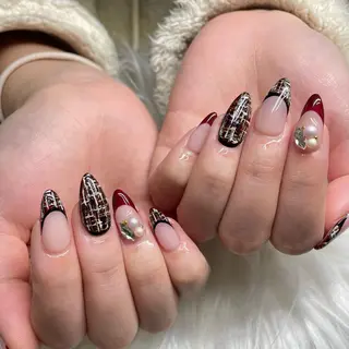 ミディアム ネイル Y. Sのネイルデザイン