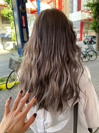 セミロング ゆぴ☾/推しカラー /ハイトーンのヘアスタイル