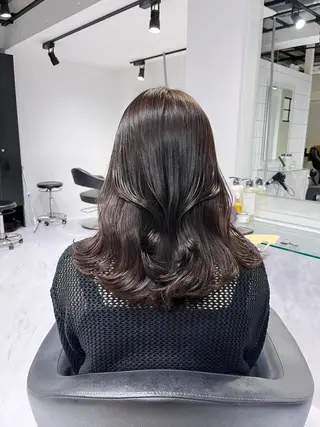 セミロング カラー 髪質改善🩰透明感カ ラー🎀hinanoのヘアスタイル