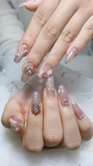 ネイル クリスタル ネイルのネイルデザイン