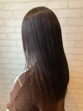 ロング カラー 秋葉 万柚子のヘアスタイル
