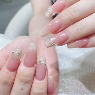 ネイル Queens テイのネイルデザイン