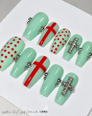ネイル H-nail ロング/3D/Y2Kのネイルデザイン