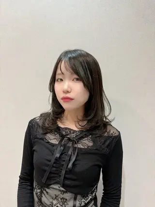 ミディアム 赤池 日菜子のヘアスタイル