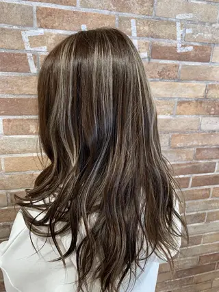 ロング カラー 韓国レイヤー×艶髪 ハイトーンRyukiのヘアスタイル