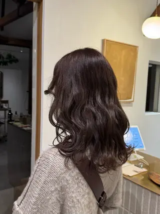 ミディアム 亀山 友菜のヘアスタイル
