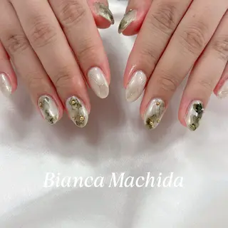 ネイル Bianca 🌟 yanagihasiのネイルデザイン