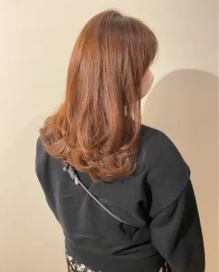 ミディアム あべ しおりのヘアスタイル