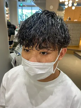 ミディアム パーマ メンズ unopulir 景山 凌のヘアスタイル