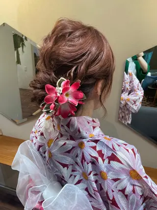 セミロング ヘアアレンジ KURIA/ブリ ーチ/ダブルカラーのヘアスタイル