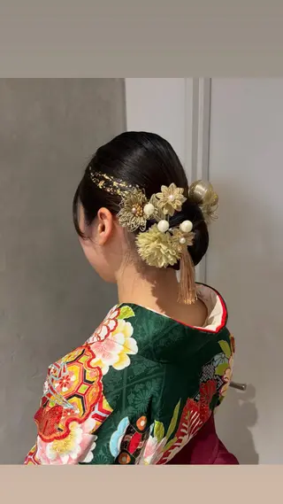 セミロング ヘアアレンジ 🧸秋田 百菜🧸のヘアスタイル