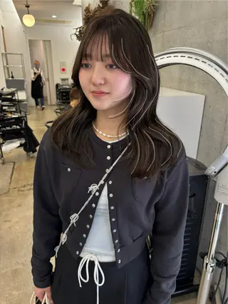 ミディアム カラー オリーブベージュ きょうかのヘアスタイル