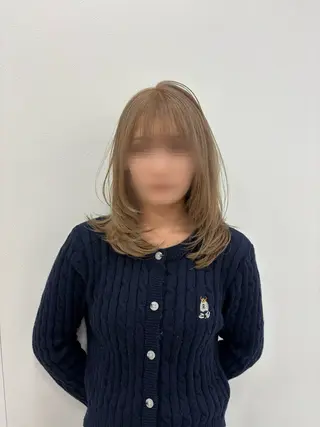 ミディアム カラー 抜け感レイヤー︴ ニュアンスカラーのヘアスタイル