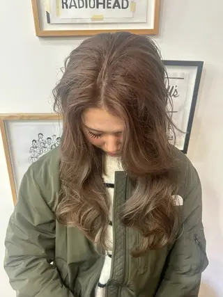 カラー かがやしづ ⭐️ベージュのヘアスタイル
