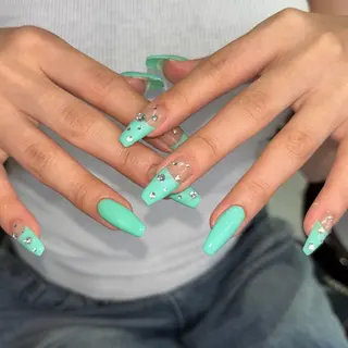 ネイル 🪐富島彩夏 /海外nail🪐のネイルデザイン