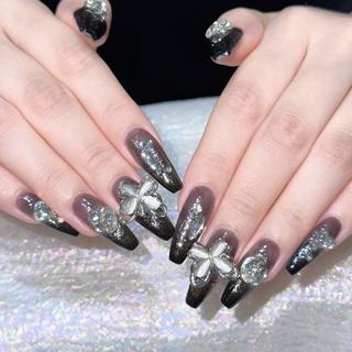 ネイル Queens テイのネイルデザイン