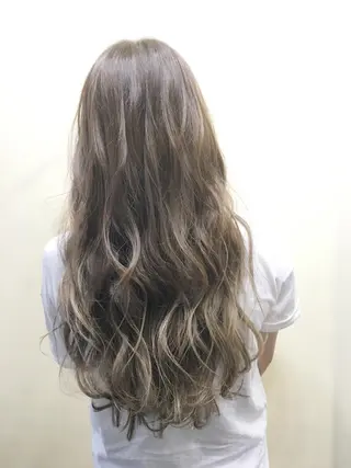 ロング パーマ ホカリ ツカサのヘアスタイル