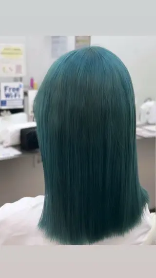 セミロング カラー ダブルカラー× 透明感🦋まい🍀のヘアスタイル