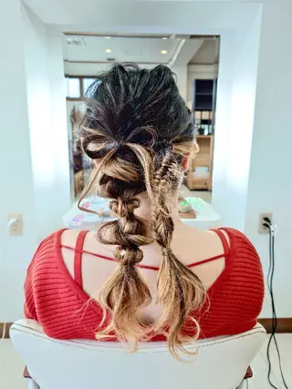 ロング ヘアアレンジ ｷﾝｼﾞｮｳ ｴﾅﾐのヘアスタイル