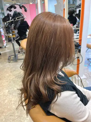 セミロング カラー うしだ かおるのヘアスタイル