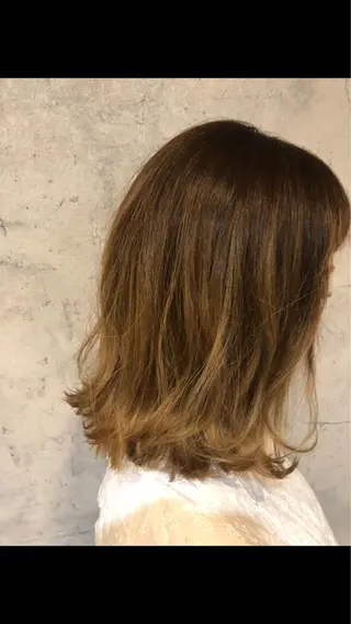 ミディアム カラー 髪質改善&ブリーチ 伊勢 祐一郎のヘアスタイル
