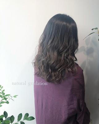 ミディアム 岸川 恭子のヘアスタイル