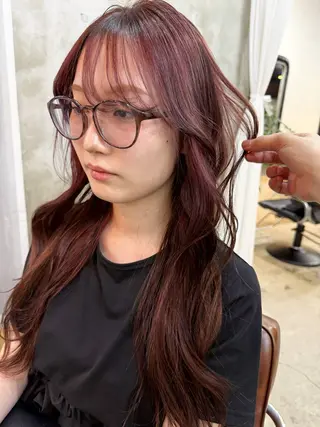 ロング カラー 三條 朋香のヘアスタイル