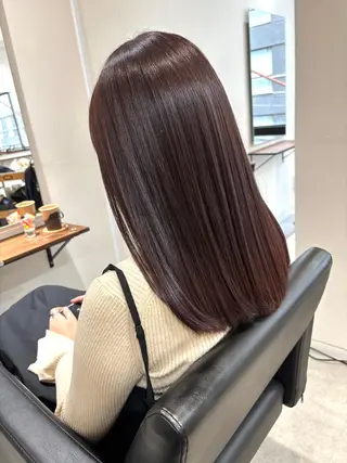 ミディアム カラー KINI 髪質改善＆艶髪のヘアスタイル