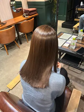 セミロング 𝐒𝐇𝐔𝐑𝐈 🦋艶カラー🦋のヘアスタイル